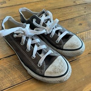 Low top converse gray size 2